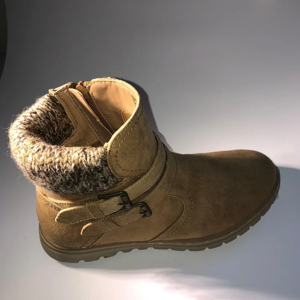 Girls‎ Tan Suede Faux Fur Lined Winter Boots Size 6M Zip Buckle Detail